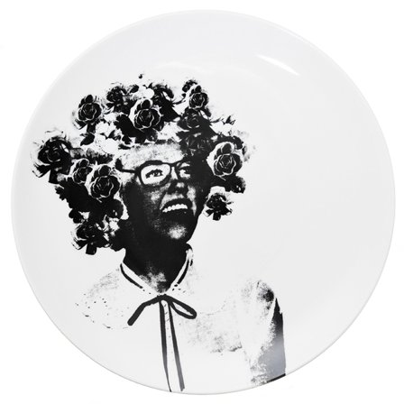 Lisa bengtsson Os Kvinder porcelænstallerken Mors Nye Pige 26 cm. | KitchenOne