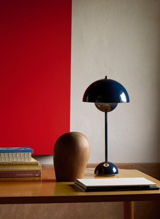 FLOWERPOT VP3 BORDLAMPE. STEEL BLUE