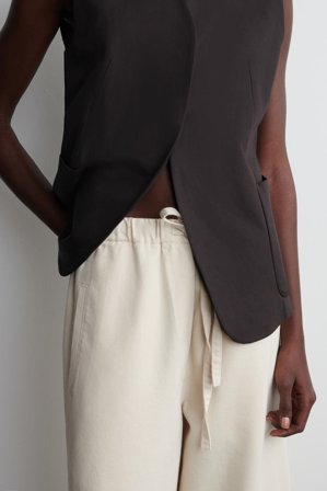 COS Women's Pantaloni In Denim Cropped A Gamba Larga in Beige