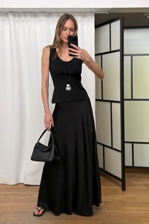 NA-KD Jupe longue froissée coupe biais - Jupes en satin - Noir - EU 38