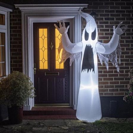 Puhallettava Spooky Ghost Halloween -koristelu - 2,4 m (7 jalkaa 11)