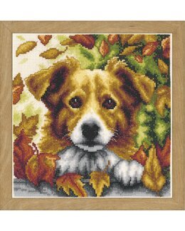 Broderikit Tavla Hund bland löv