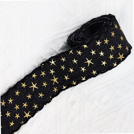 Musta farkkunauha, jossa pitsireunus, 3,8 cm leveä x 2 jaardia