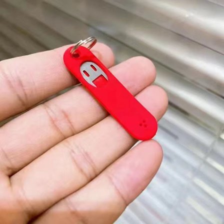 Blå børste med langt håndtak for massasje, gni ryggen, dusj, bad, vaskehjelp