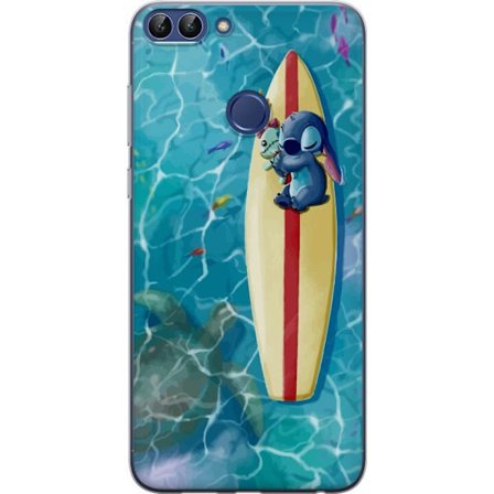 Kompatibel Mobilcover til Huawei P smart Afslappende illustration af Stitch der hviler på et surfbræt i klart turkisfarvet vand