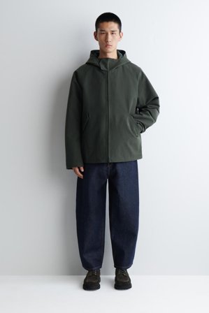 COS Männer Kapuzenjacke Aus Technischer Baumwolle in Grün