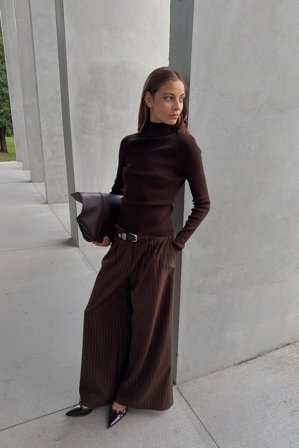 NA-KD Långärmad ribbstickad topp med turtleneck - Polotoppar - Brun - XL (EU 46)