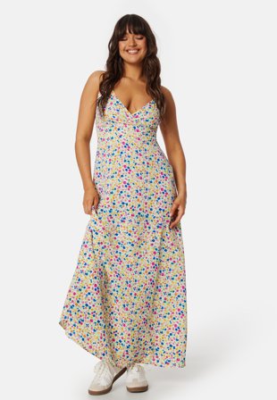 ONLY - Onlnova Life Lux Ada Dress - Cloud Dancer AOP:MULTI COLOUR - Kläder - - Bubbleroom