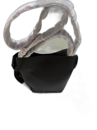 Svart handväska Acne Studios skinn