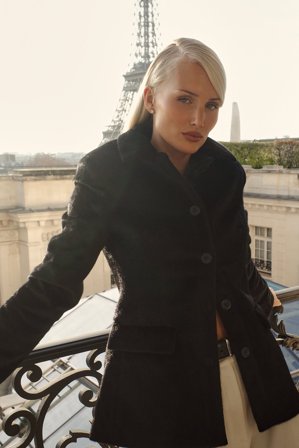 Lovisa Worge x NA-KD taillierter Blazer aus Kunstpelz - Blazer - Schwarz - EU 38