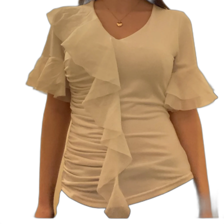 Vit blus med volanger