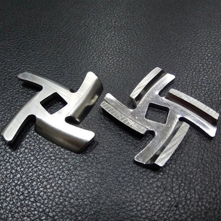 2 kappaleen sarja varaosia sähkö- tai käsikäyttöiseen lihamyllyyn -