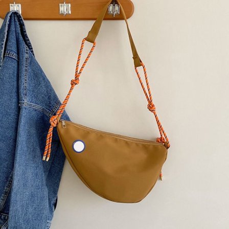 Hobos brystveske Crossbody-veske BRUN