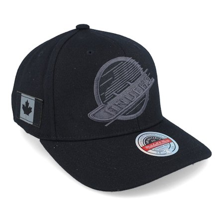 Mitchell & Ness - NHL Schwarz Adjustable Cap - Hatstore Exclusive x Vancouver Canucks Black Flag Black Adjustable @ Hatstore