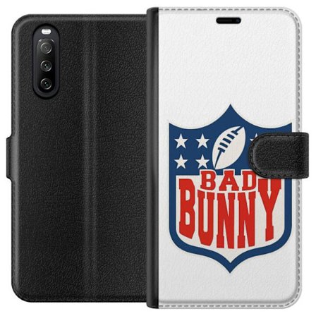 Kompatibelt Lommeboketui til Sony Xperia 10 III Bad Bunny rød grafisk plakat med portrett og typografi i latinamerikansk popdesign