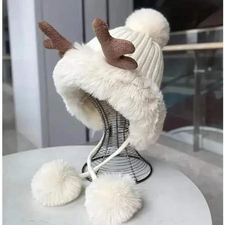 Naisten neulottu, väljä, paksu villapipo tekoturkisponponilla, pehmeä ja lämmin talveen.