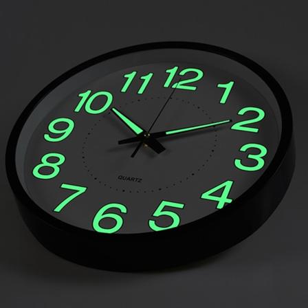 Moderne digitalt veggklokke stille uten tikkelyd, batteridrevet, lett å lese dekor, for stue, kjøkken, kontor, skole.. (