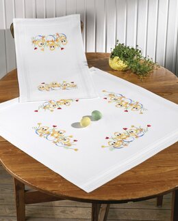 Broderikit Duk Kycklingar i skal - Permin