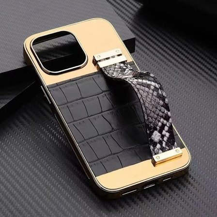 iPhone 13 cover vegansk læder med rem for godt greb guld