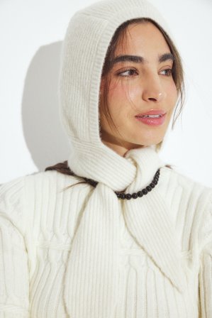 NA-KD Knitted Tie Bonnet - Hatte og kasketter - OffHvid - One Size