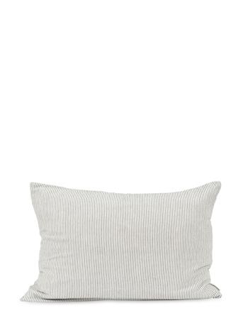 Cot / Lin Pillow Home Textiles Cushions & Blankets Cushions Vit STUDIO FEDER