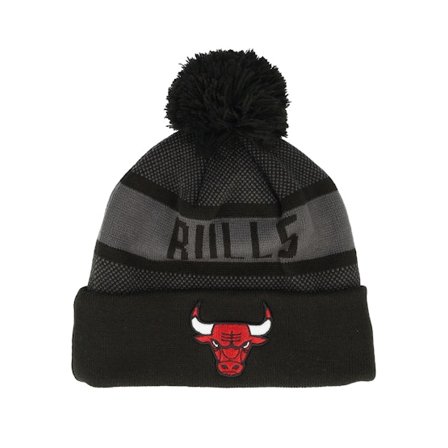 New Era - NBA Svart pom Beanie - Chicago Bulls Jake Cuff Beanie Black Pom @ Hatstore