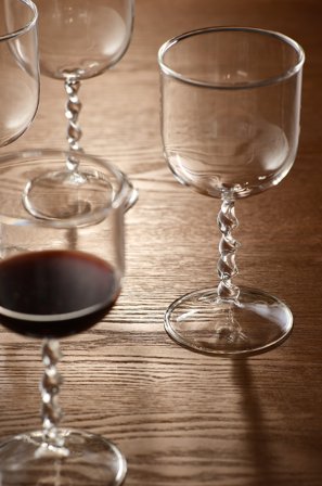 Jotex - Vinglass 4-pakning Transparent - YUKO - Kjøp Vinglass hos Jotex