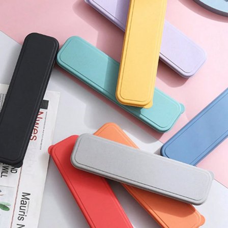 3-delt rejsesæt med opbevaringsetui, inklusive bærbar og genanvendelig gaffel, ske og kniv, velegnet til udendørs brug.