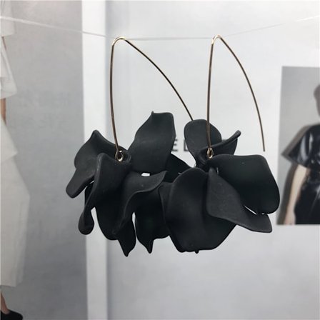 Sorte Boho Rose Petal Dangle Resin Øreringe Lange Drop Akryl Etagerede Blomster Øreringe Statement Overdrevet Blomster Kvast