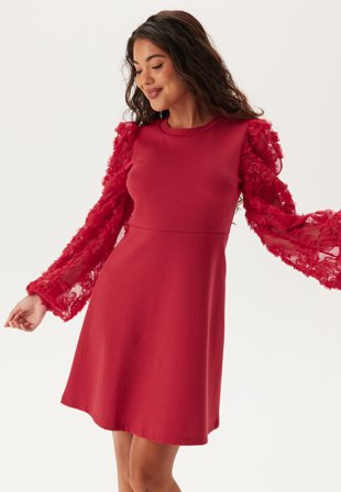 Happy Holly - 3D Floral Sleeve Short Dress - Red - Kläder - - Bubbleroom