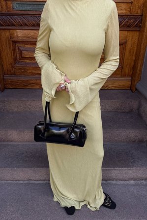 NA-KD Plissiertes Kleid mit tiefem Rückenausschnitt - Langärmlige Maxikleider - Grün - L (EU 42-44)