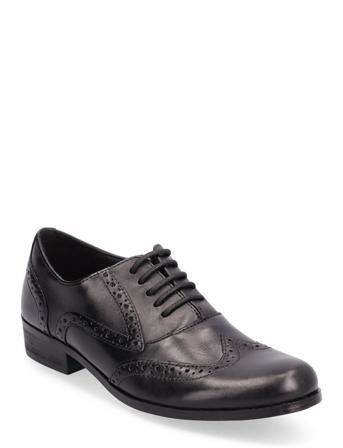 Falc T Uma Black Clarks