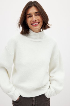 NA-KD - Strikket genser med turtleneck - Høyhalset strikkegenser - OffHvit - M (EU 38-40)