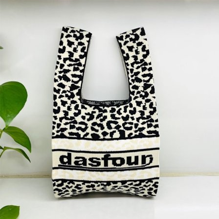 Stickad handväska Knot handledsväska BEIGE - stock