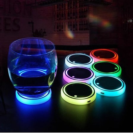 Led-auton mukinpidikevalot, led-auton mukivalo valaisevat aluslautaset 7 värillä Usb-lataus Led-mukimatto juomien aluslauta lisävarusteet 