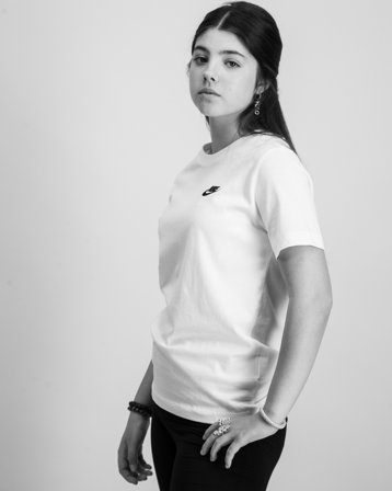 Nike K Nsw Tee Emb Futura Lbr Hvid T-shirts Pige - Kids Brand Store