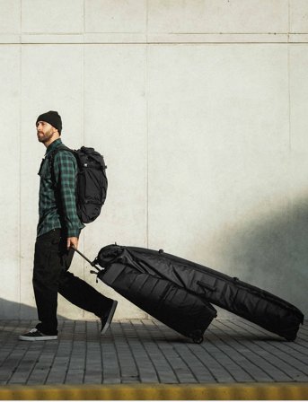 Db Journey Snow Roller Pro 127L - Black - ONE SIZE