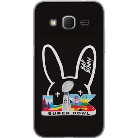 Yhteensopiva Puhelinkuori Samsung Galaxy Core Prime Bad Bunny muotokuvassa avoimella paidalla, tatuoinneilla ja kiharaisilla hiuksilla tyylikkäässä mu