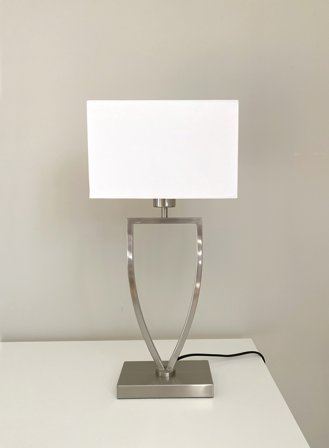 Aluna bordlampe m/skjerm - børstet stål