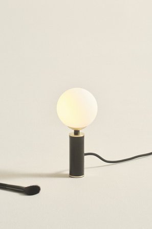 Jotex - ABBEY bordlampe Black - Kjøp Bordlamper hos Jotex