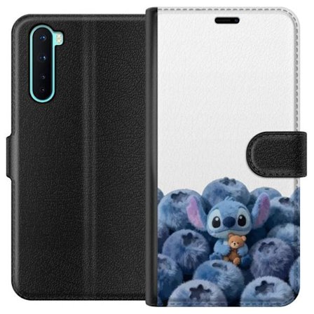 Kompatibelt Lommeboketui til OnePlus OnePlus Nord Søt blå karakter blant blåbær med bamse i mykt og lekent illustrasjon