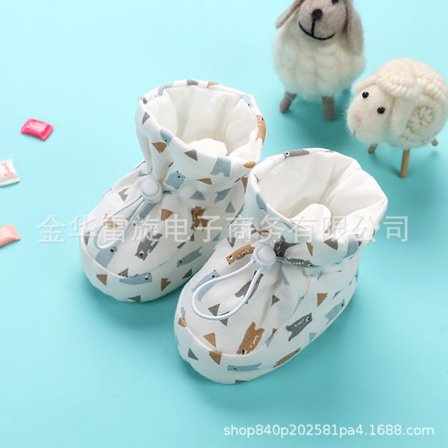 Vinter babyskor och strumpor 0-1 år gamla 3-6-9 månader gamla pojkar och flickor plysch förtjockade mjuka fötter täcker nyfödda bomullsskor