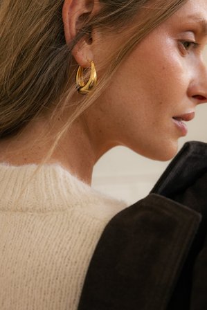 NA-KD Guldpläterade hoopörhängen - Guldpläterade smycken - Guld - One Size