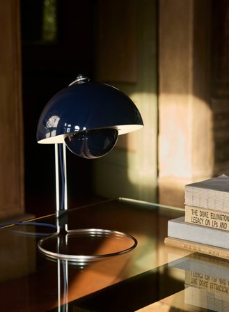 FLOWERPOT VP4 BORDLAMPE. STEEL BLUE