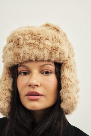 Handpicked x NA-KD Chapeau en fausse fourrure - Chapeaux et casquettes - Beige - M / L