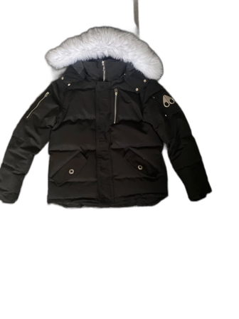 Svart Moose Knuckles dunjacka med päls