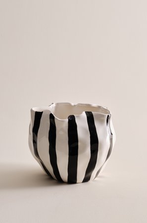 Jotex - Stripe Plantepotte ø 27.5 Cm Hvit/sort - RUTAN - Kjøp Vaser hos Jotex