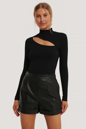 NA-KD Trend - Topp med ribber og åpne partier - Langermede T-skjorter - Svart - Small