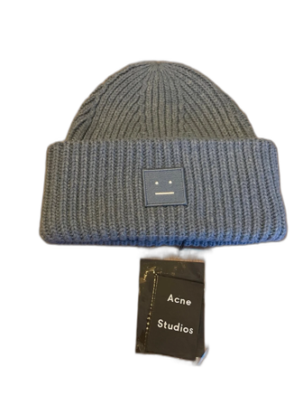 Acne mössa ljusblå