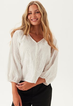 ONLY - Onlzion 3/4 V-NECK EMB TOP WVN - Cloud Dancer - Kläder - - Bubbleroom
